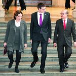 Ada Colau, Carles Mundó y Jesús María Barrientos, ayer, tras su reunión.