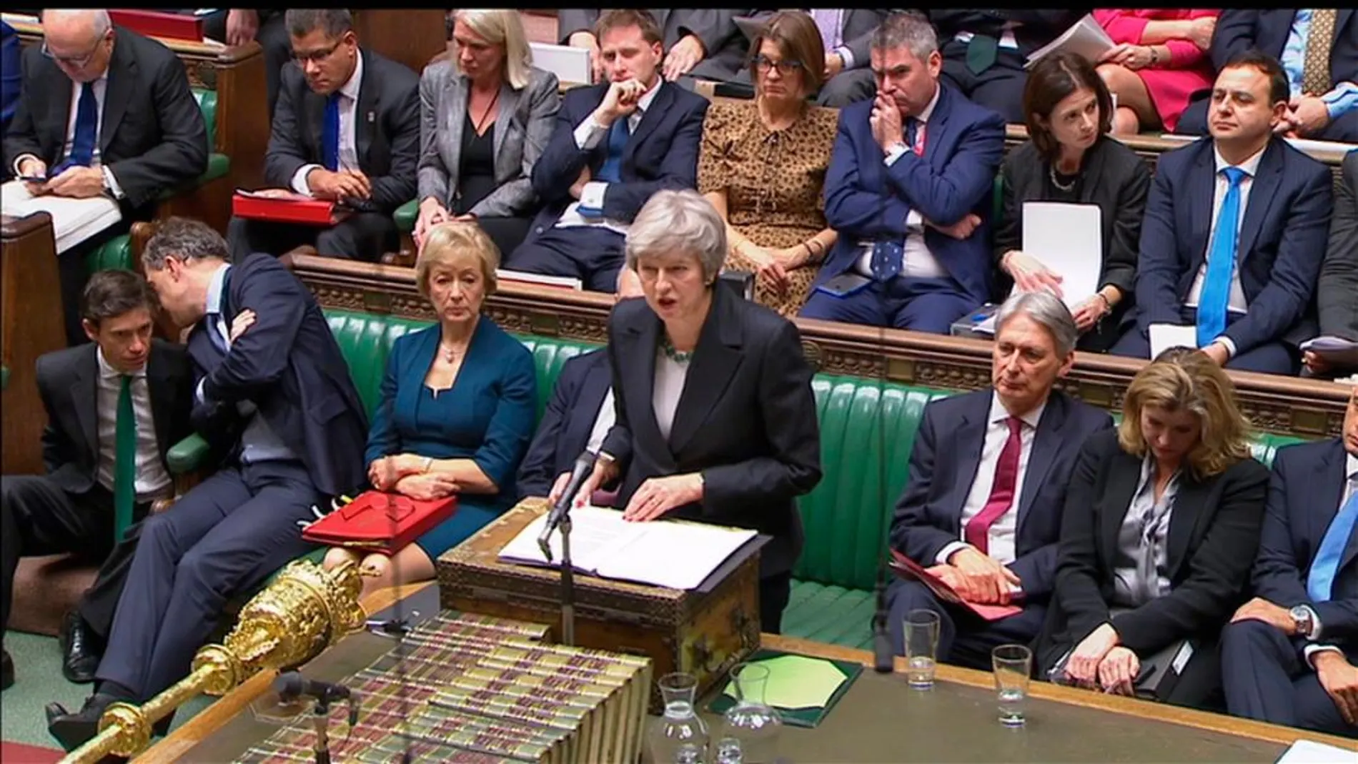 La primera ministra británica Theresa May habla en la Cámara de los Comunes. Parbul TV/Handout via Reuters TV