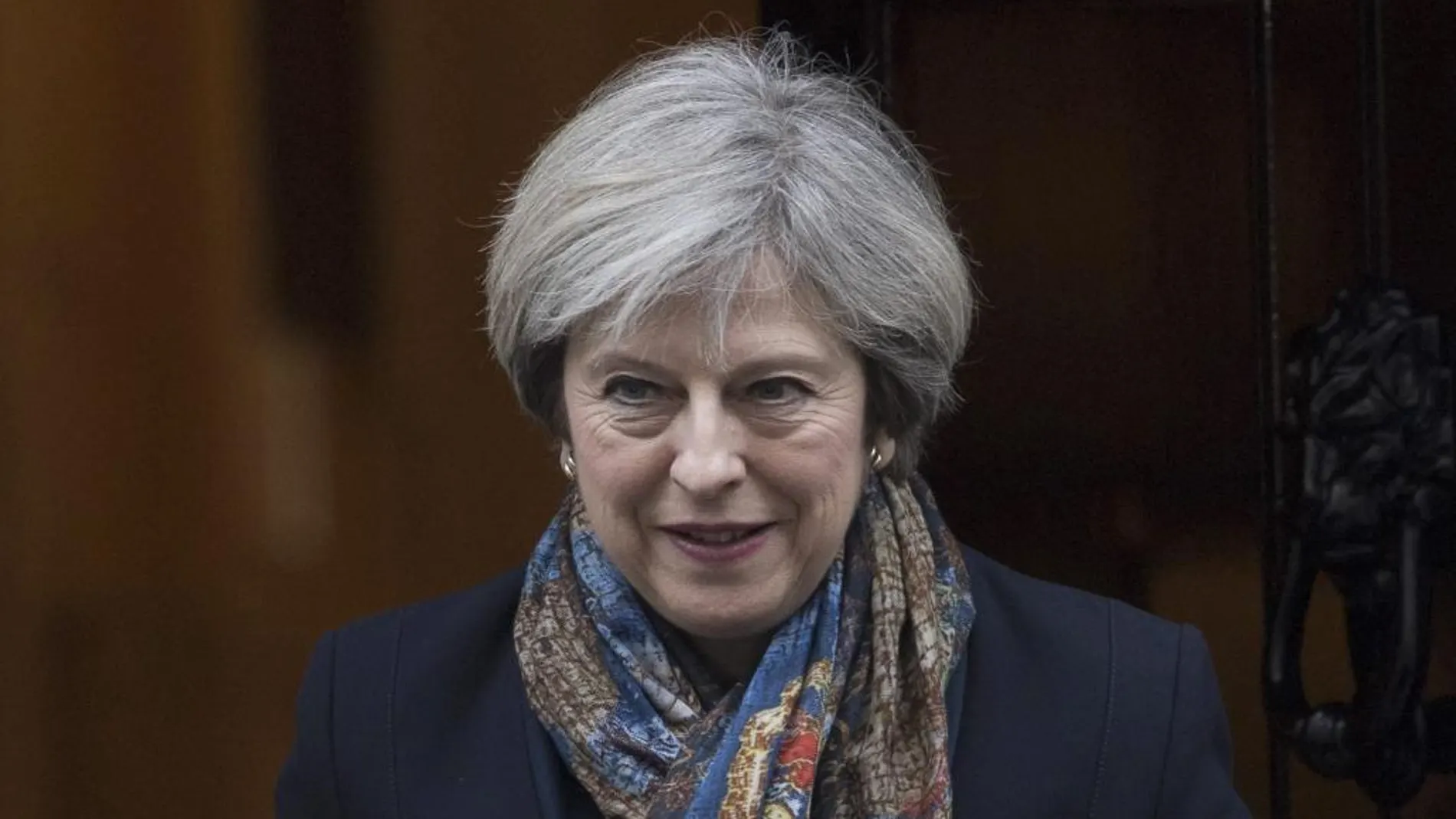 La primera ministra británica, Theresa May, abandona el número 10 de Downing Street en Londres (Reino Unido)