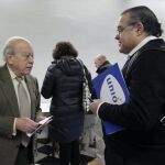 Pujol se reencuentra con un dirigente de Unió en su colegio electoral