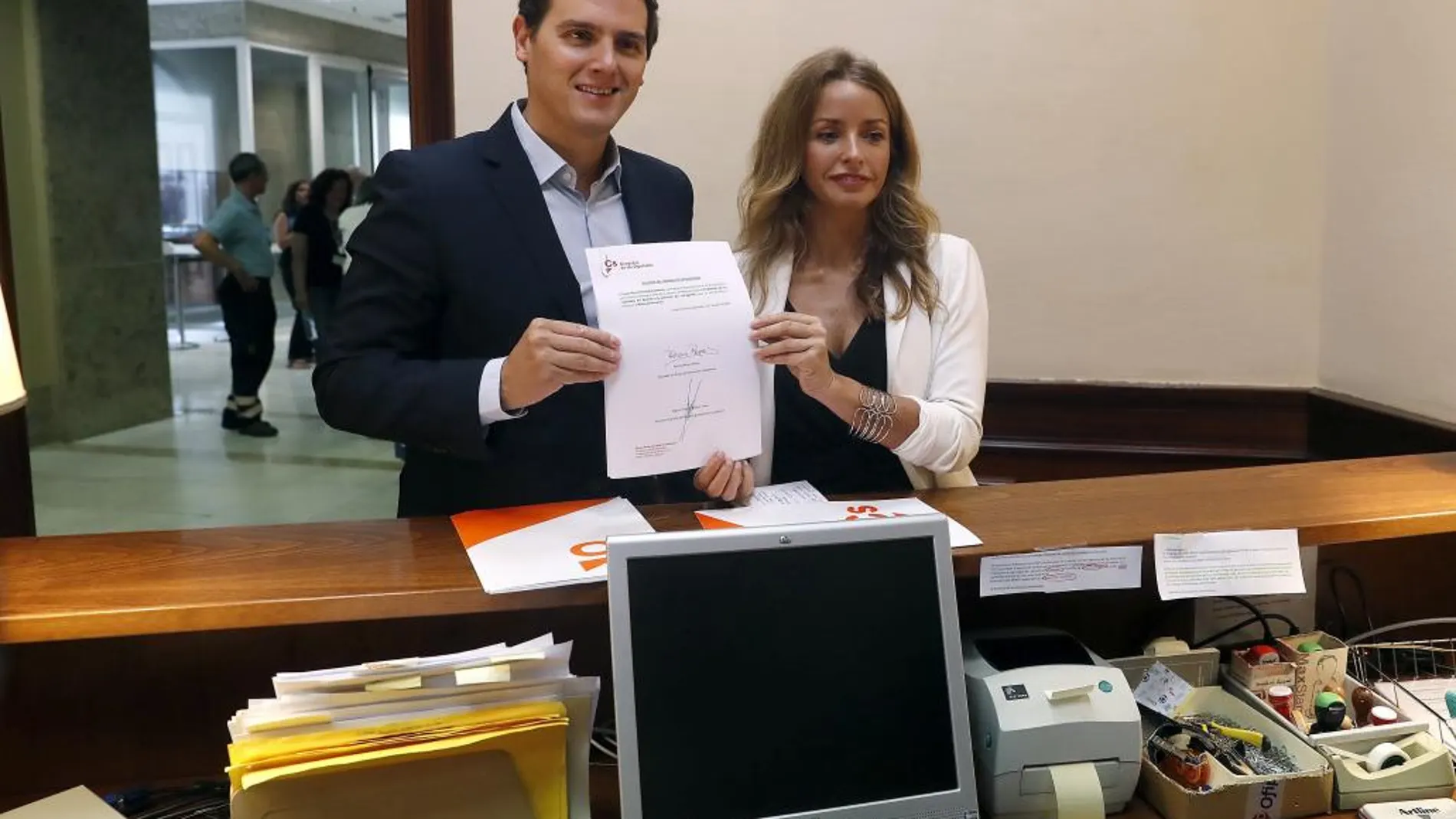 El líder de Ciudadanos, Albert Rivera y la diputada Patricia Reyes, registran en el Congreso una propuesta de Ley para regular la Gestación subrogada