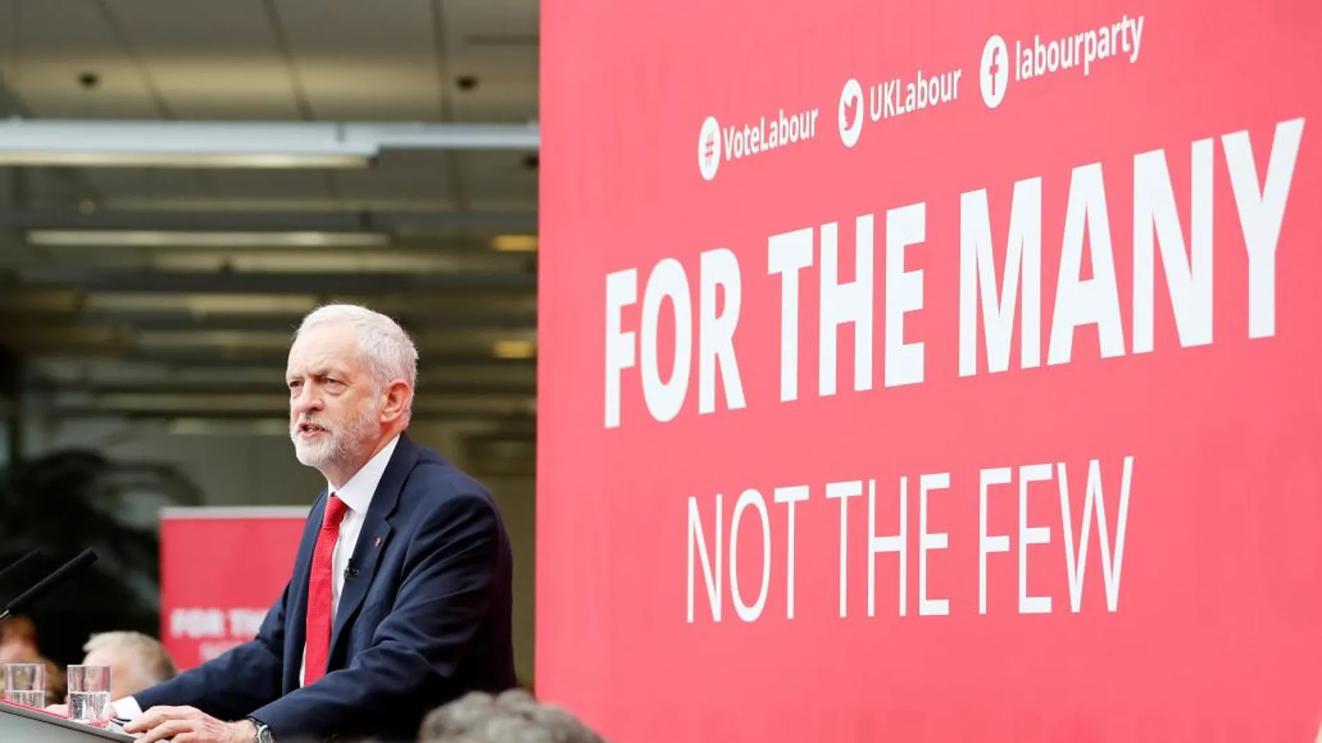 El líder del Partido Laborista, Jeremy Corbyn, presenta en Bradford su programa electoral