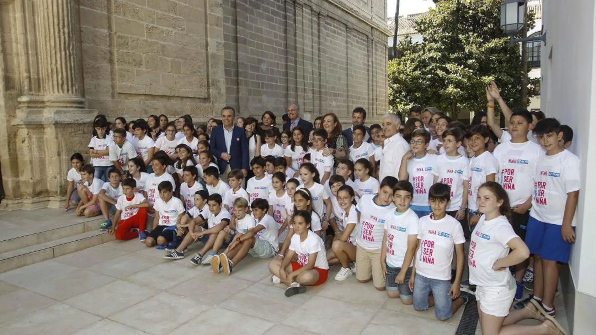 Escolares de dos colegios de Sevilla participaron en el acto que acogió el Parlamento andaluz