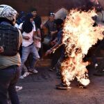 El joven fue linchado y quemado vivo