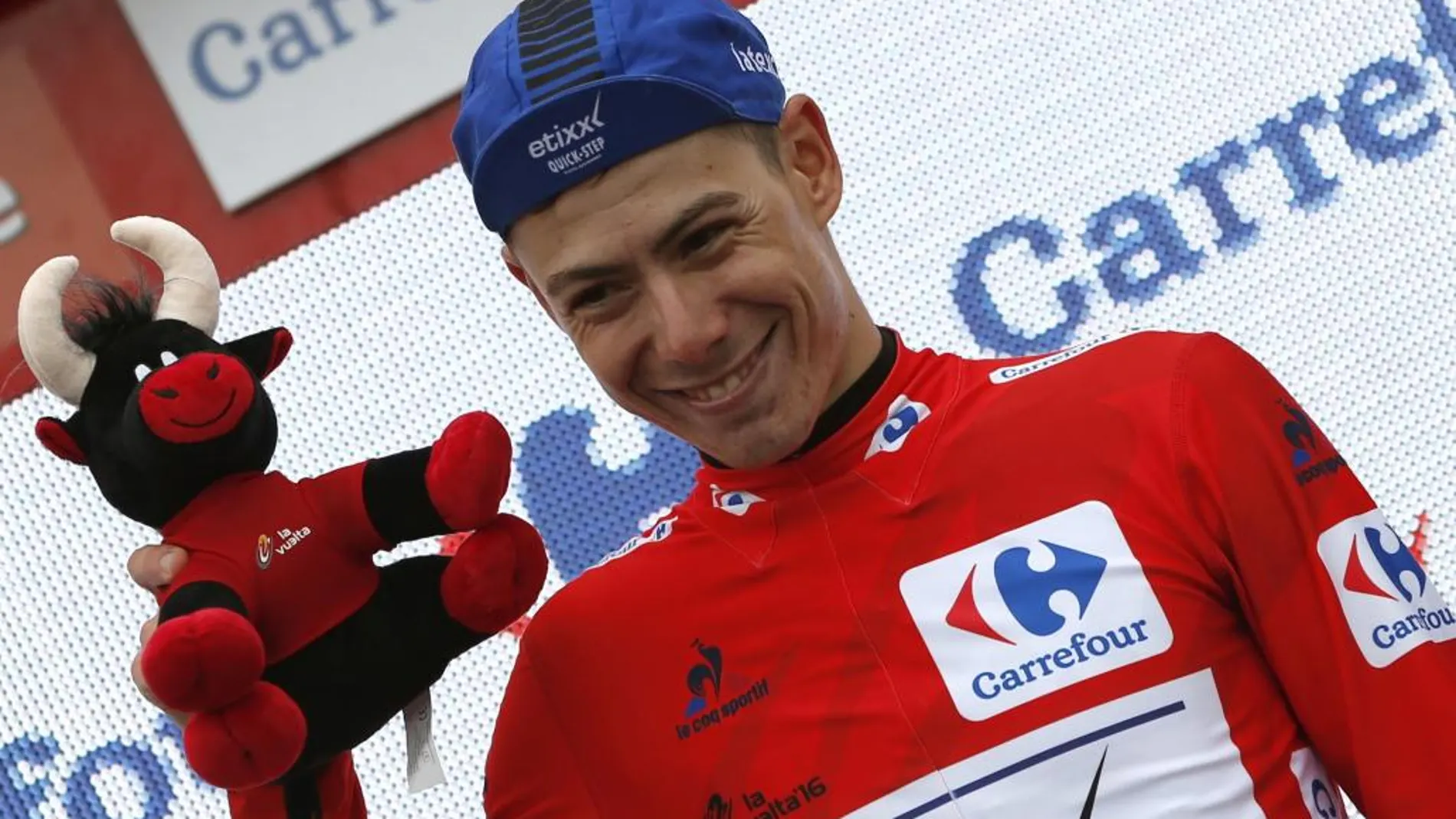 David de la Cruz (Etixx) en el podium tras ganar la novena etapa de la Vuelta a España