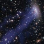 Galaxia medusa situada a 220 millones de años luz.