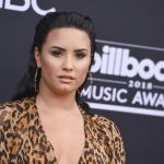 En los ratos libres que tiene la cantante en el centro, se dedica a escribir canciones para sus fans. Foto: AP Photo
