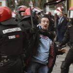 La ertzaintza ha tenido que intervenir durante los enfrentamientos entre hinchas del Olimpique y el Athletic de Bilbao