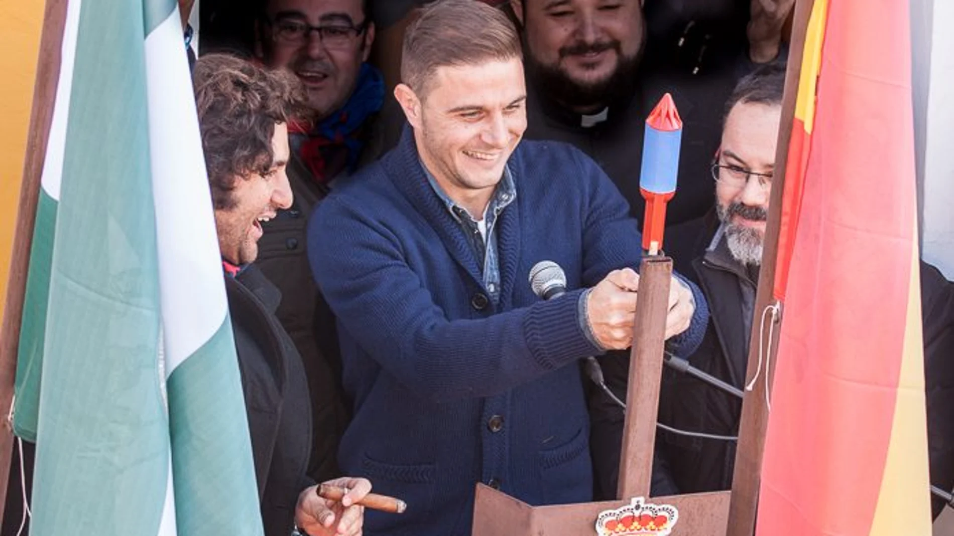 El evento, abanderado por Morante de la Puebla, se consagra como una de las fiestas taurinas de la comunidad. Este año, el futbolista Joaquín dio el «cohetazo» de salida para la fiesta