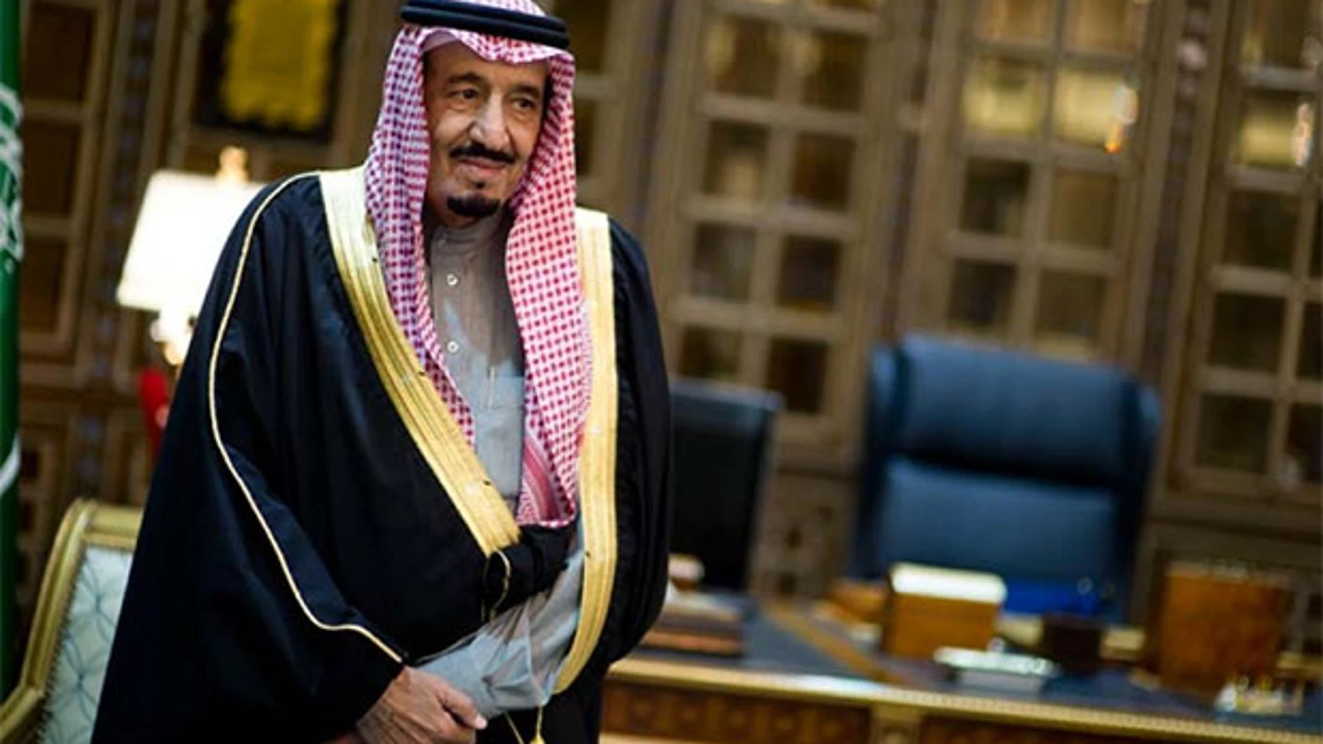 El rey Salman rompe con la gerontocracia saudí