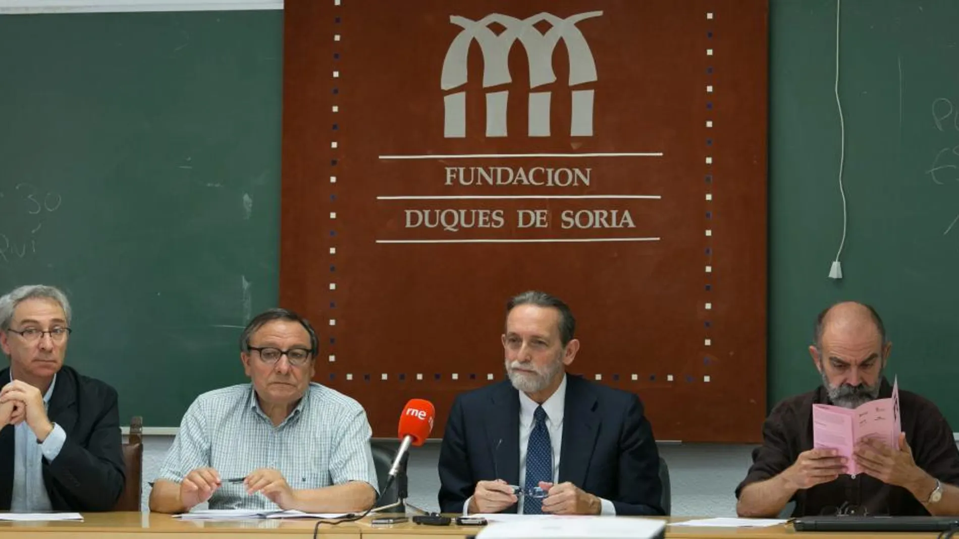 Rodríguez Ponga presenta el programa junto a García, Jimeno y González Sainz