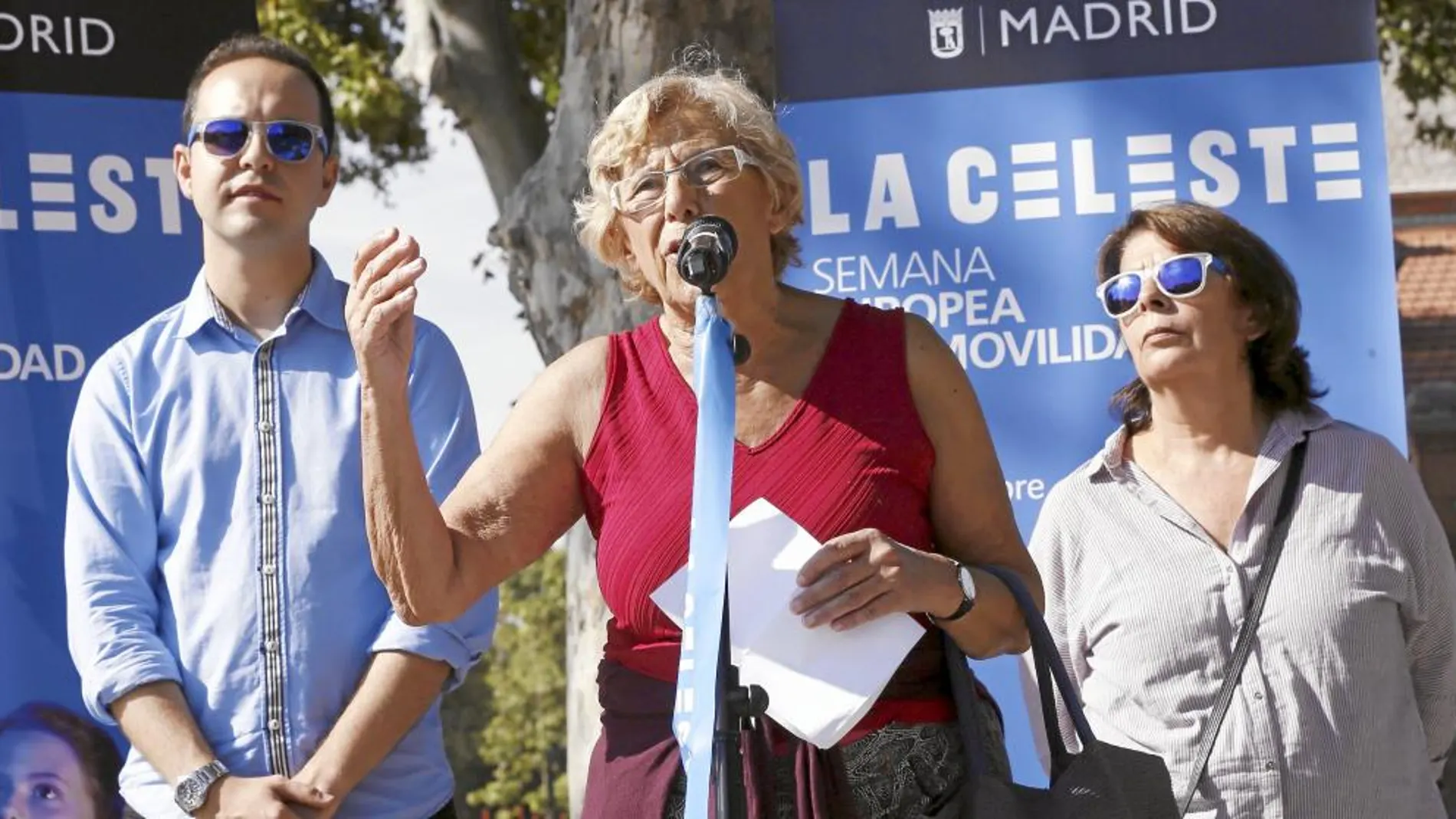 La primera edil de la capital, Manuela Carmena, ayer durante el acto de presentación de la fiesta de movilidad sostenible «La Celeste», en Matadero Madrid