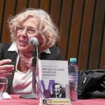 Manuela Carmena presentó el sábado su libro en la Biblioteca Nacional de Buenos Aires ante 200 personas. He tenido que abandonar ciertas actividades ilegales que hacía dentro de los movimientos sociales en los que participaba»