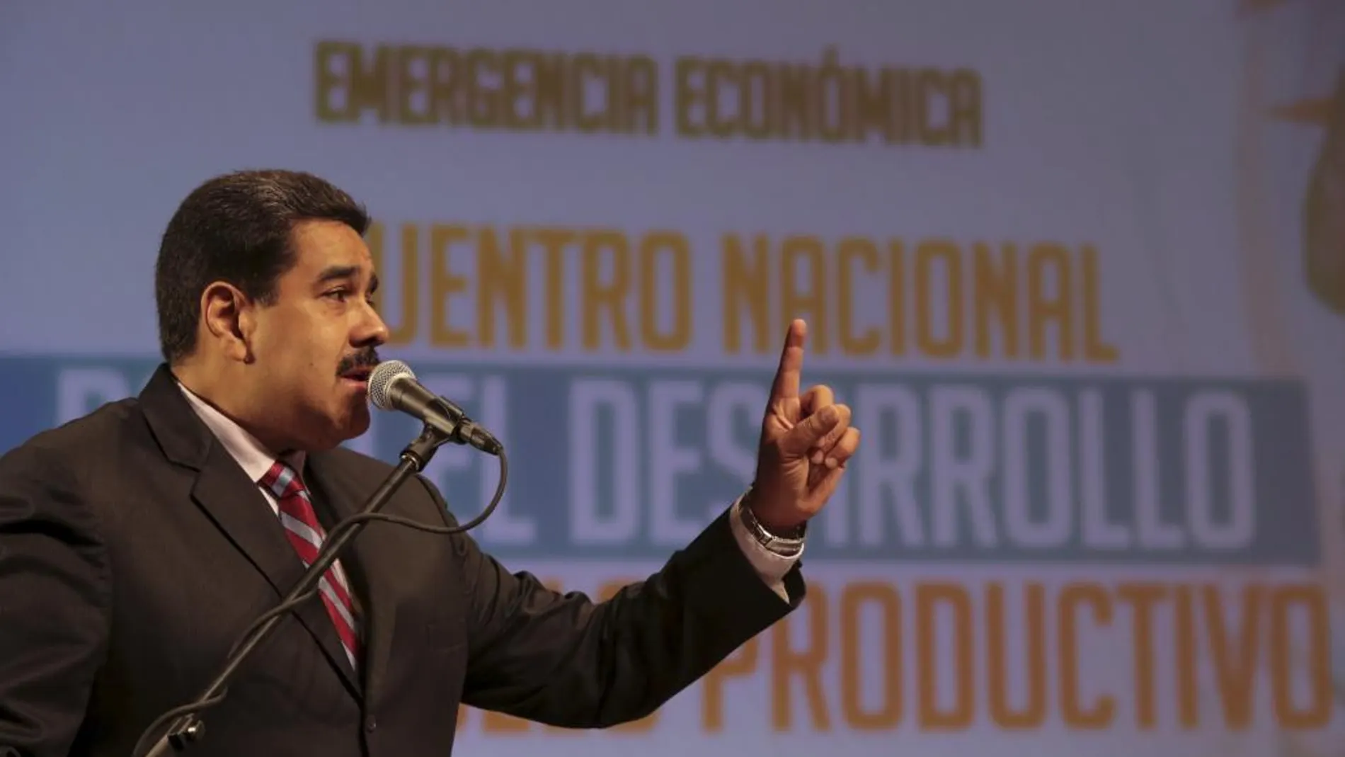 Maduro acusa a Rajoy de actitud «intervencionista, racista y colonialista»