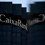 CaixaBank plantea reducir su plantilla en 2.157 personas, un 7,3 % del total