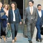 Reunión del Ejecutivo catalán, ayer, con la titular de Justicia, Ester Capella (al fondo a la izquierda) con un grupo de consellers / Foto: Efe
