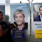 Carteles electorales de Marine Le Pen y Emmanuel Macron (2017)