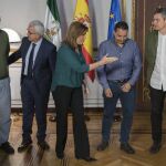 Los representantes de los estibadores se han reunido hoy con la presidenta de la Junta, Susana Díaz