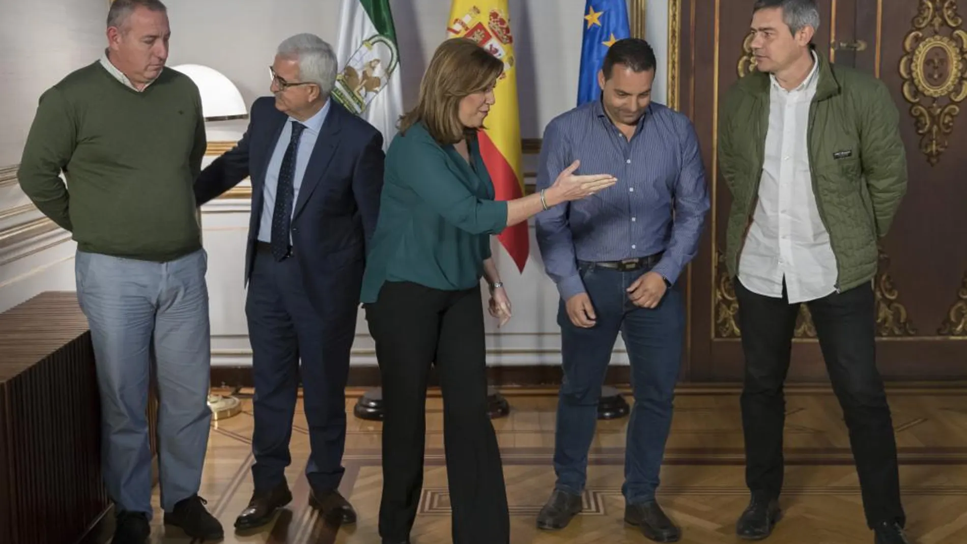 Los representantes de los estibadores se han reunido hoy con la presidenta de la Junta, Susana Díaz