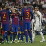 Sergio Ramos se dirige a Piqué