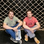 Los dos hermanos dramaturgos, Yeray (izda.) y Quique Bazo