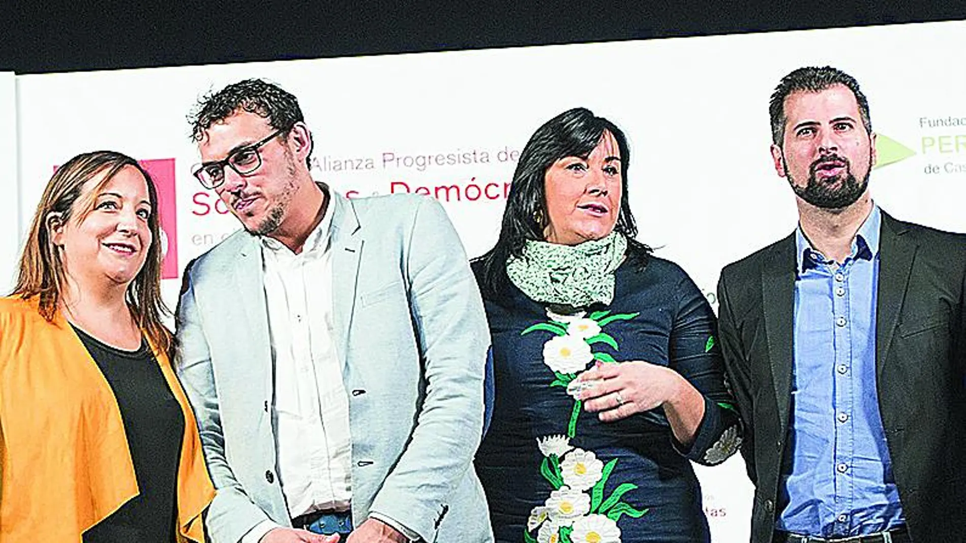 El líder socialista Luis Tudanca durante el foro de debate de Toro, acompañado de la eurodiputada Iratxe García, el alcalde Tomás del Bien y Ana Sánchez
