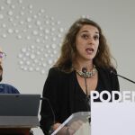 La coportavoz de Podemos Noelia Vera, durante la rueda de prensa que ha ofrecido hoy junto al secretario de Organización, Pablo Echenique