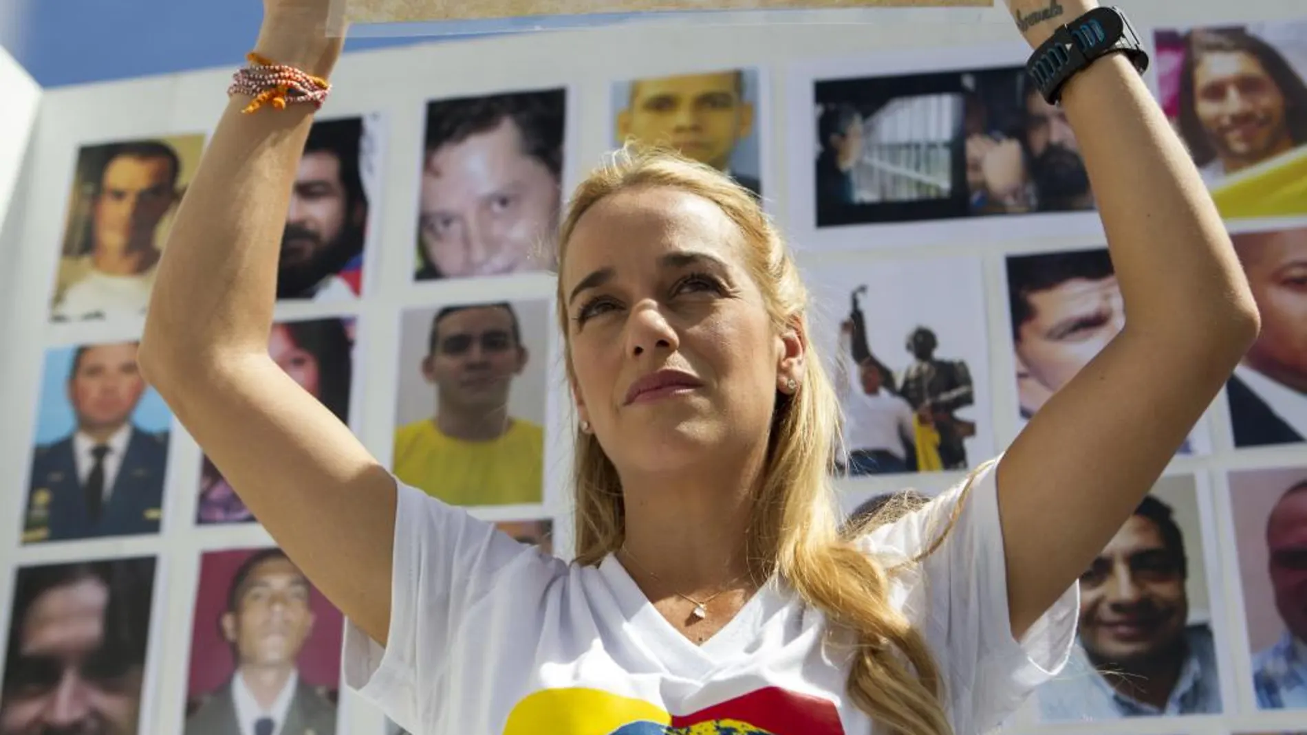 La esposa del líder de la oposición venezolana Leopoldo López, Lilian Tintori