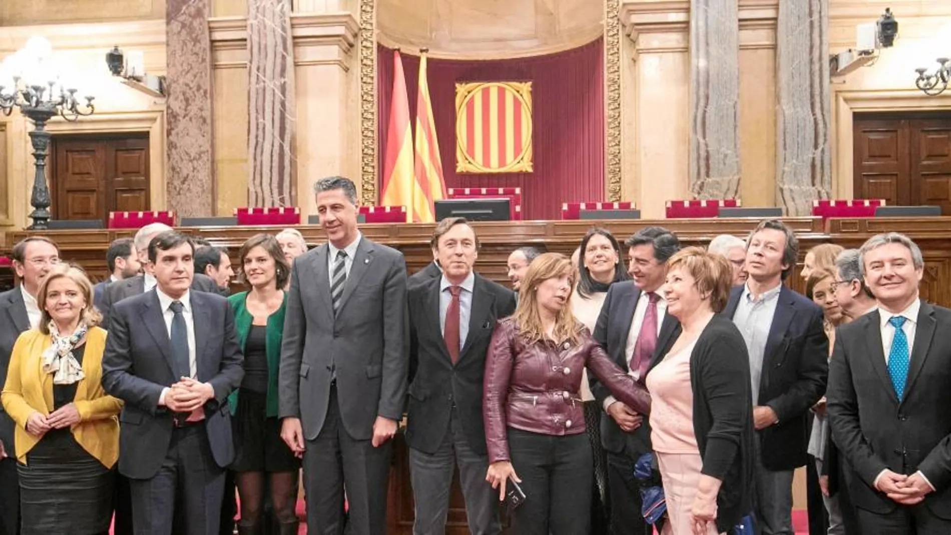 Antonio Hernando encabezó ayer la comitiva del grupo del PP del Congreso que ayer se desplazó al Parlament