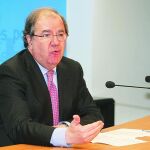 Juan Vicente Herrera, durante su última comparecencia ante los medios de comunicación como presidente del PP de Castilla y León en la sede del partido