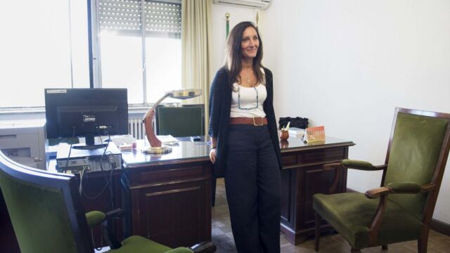 María Núñez Bolaños en su despacho en el juzgado de instrucción 6 de Sevilla