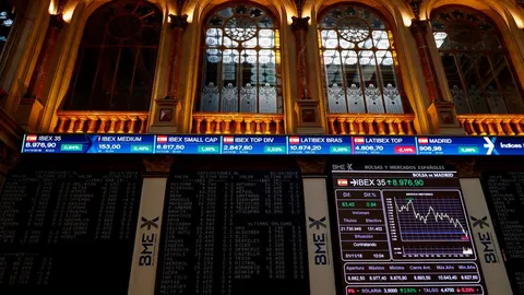 Paneles informativos de la Bolsa de Madrid/ Foto: Efe