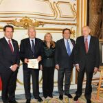 Augusto Ferrer Dalmau, Margallo, Sofia de Borbón (presidenta de la academia de la diplomacia ), Alfonso Ussia y el embajador S. Velo de Antelo