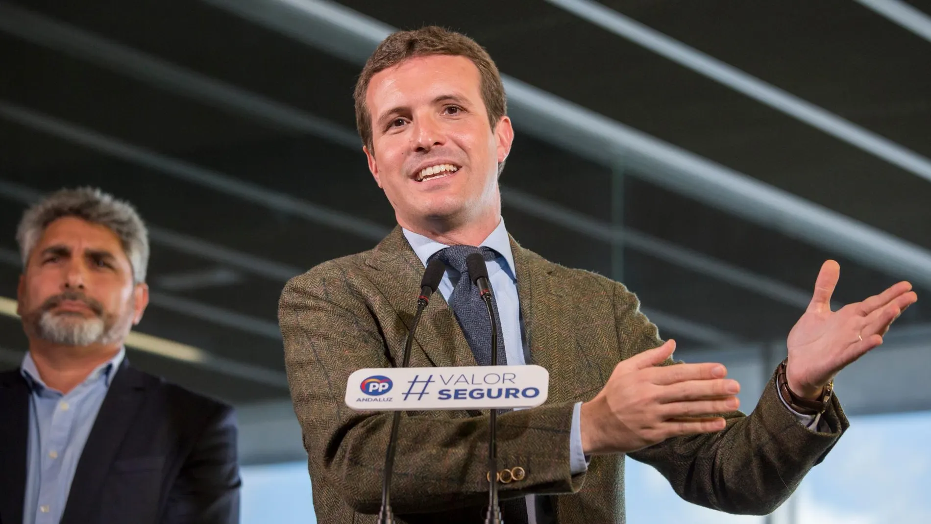 El presidente del PP, Pablo Casado, este viernes en un acto en Huelva, junto a Juan José Cortés / Ep