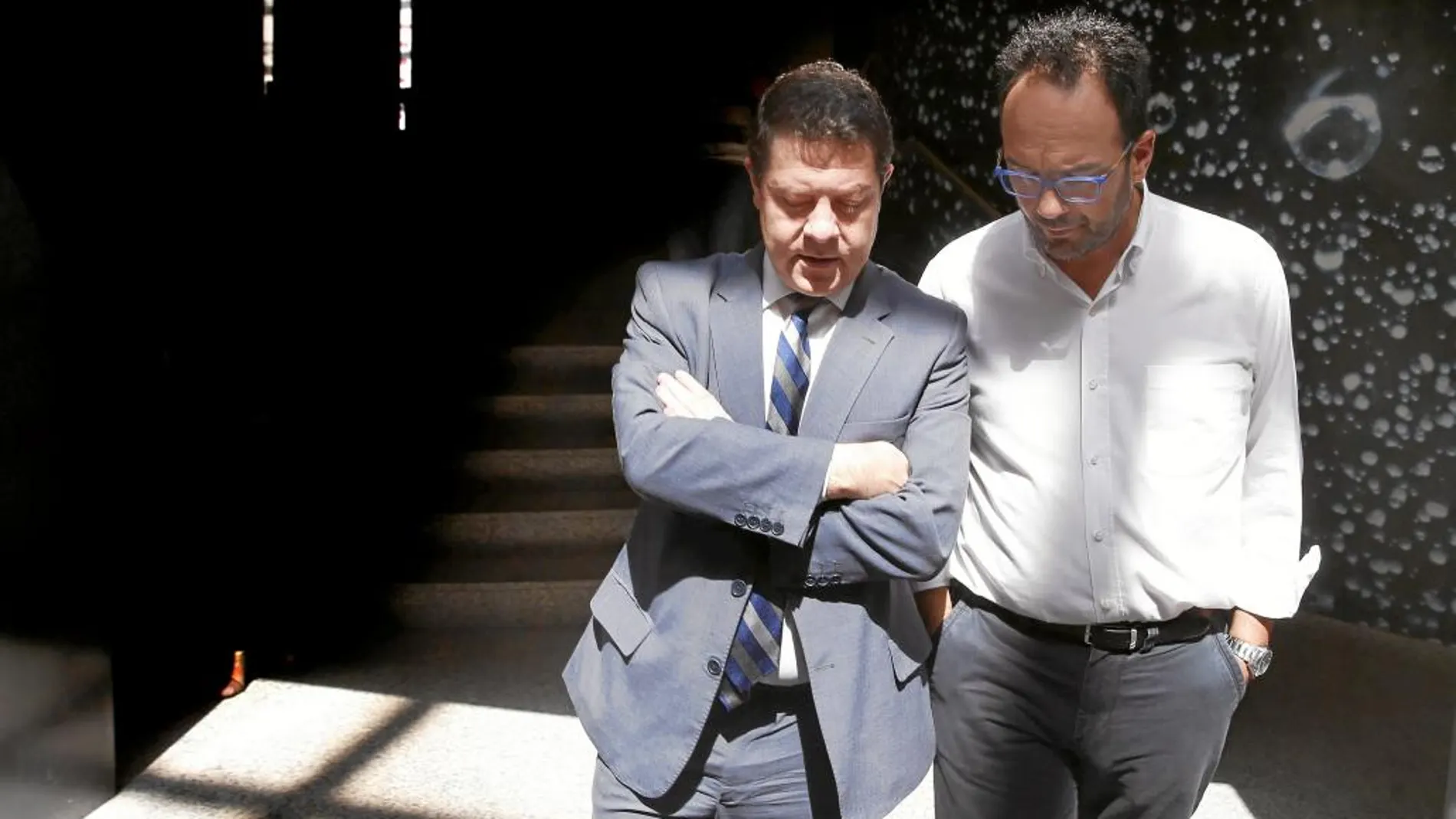 El presidente de la Junta de Castilla-La Mancha, Emiliano García-Page, y el portavoz del PSOE en el Congreso, Antonio Hernando