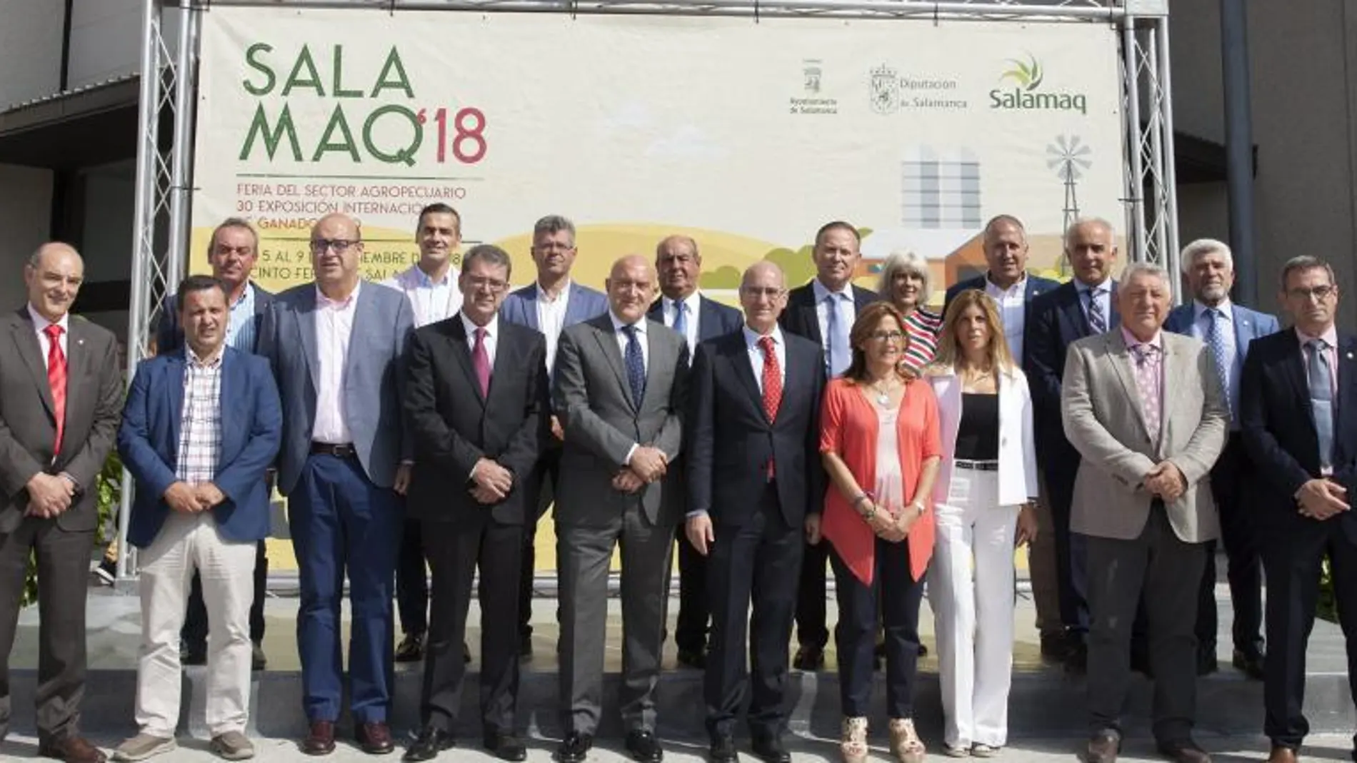 Los representantes de las diputaciones provinciales de la Región, con Javier Iglesias, Jesús Julio Carnero y Mayte Martín al frente