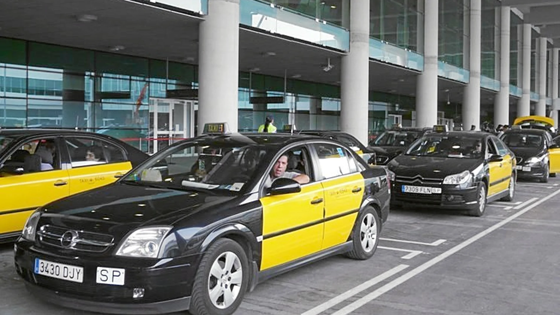 El sector del taxi lleva en pie de guerra muchos meses, debido a la competencia de Uber y Cabify