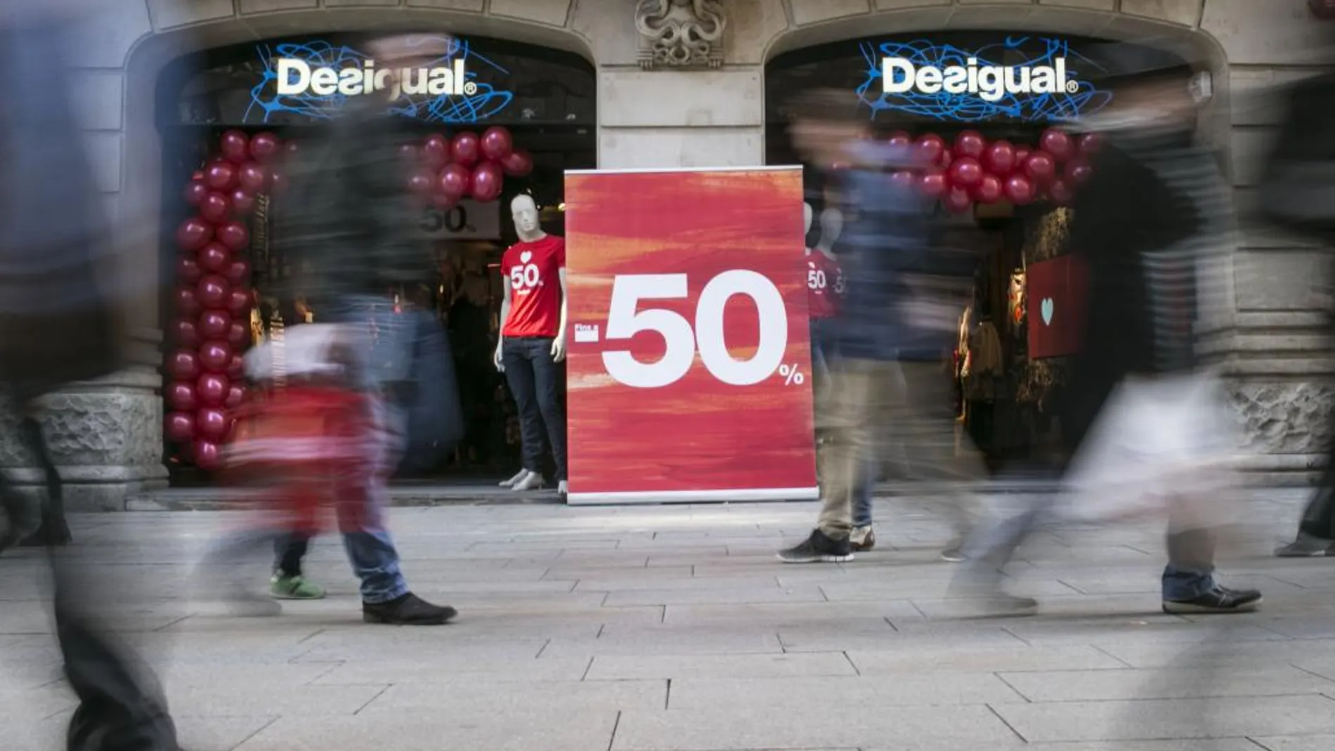 Facua alerte de que 9 de cada 10 consumidores detectaron falsos descuentos en las últimas rebajas