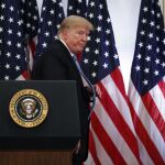 El presidente Donald Trump tras dar una rueda de prensa ayer / Foto: Reuters