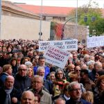 Durante la protesta, los manifestantes volvieron a pedir la dimisión del consejero de Sanidad, Antonio Sáez Aguado