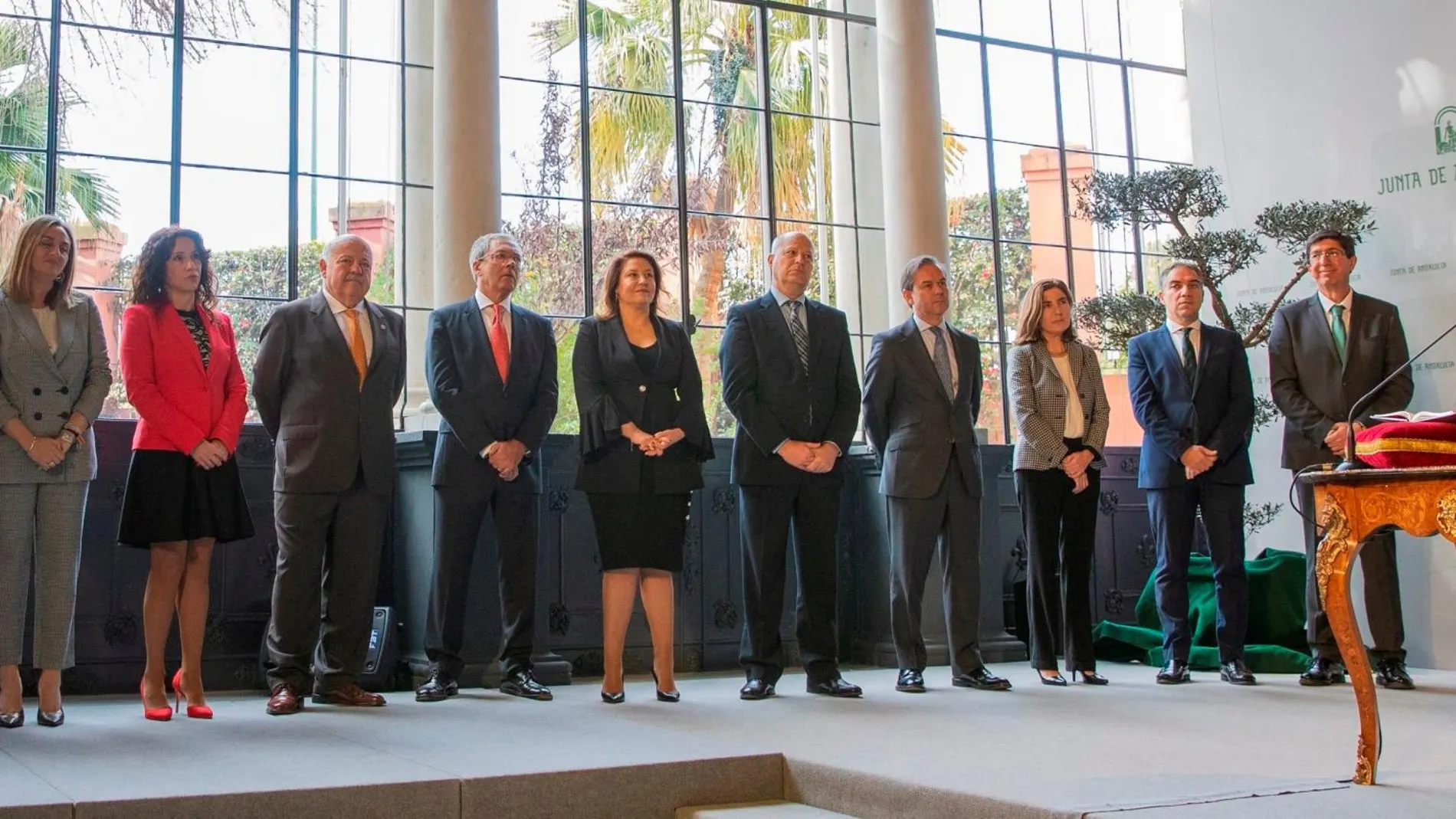 Los consejeros de la Junta de Andalucía tomaron ayer posesión de sus cargos en un acto presidido por Juanma Moreno que se celebró en San Telmo (Foto: Efe)