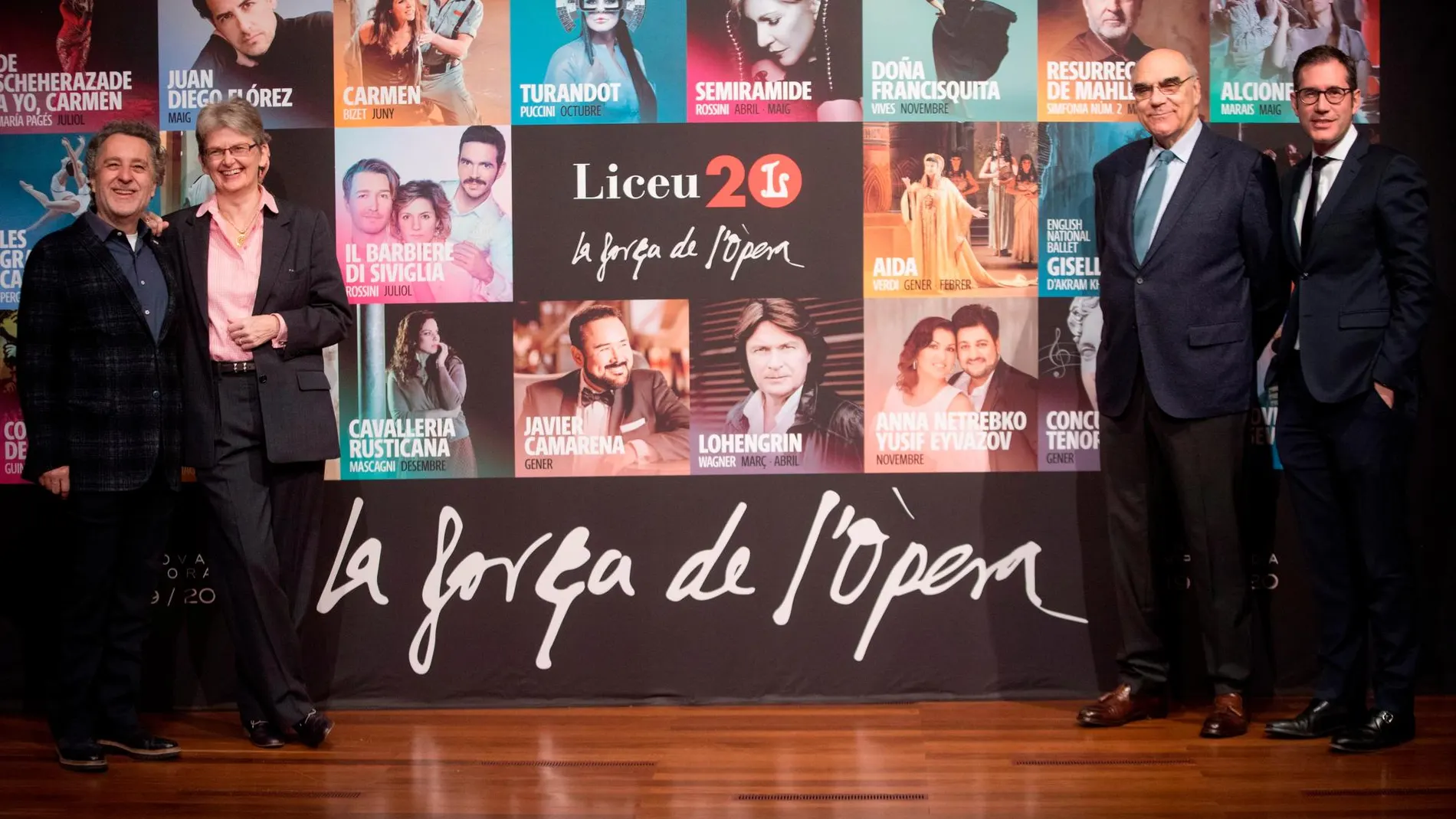 De izquierda a derecha, el director musical del Gran Teatre del Liceu, Josep Pons; la directora artística, Cristina Scheppelmann; el presidente de la Fundació del Liceu, Salvador Alemany , y el director general, Valentí Oviedo