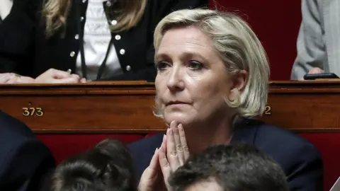 Marine Le Pen asiste a su primera sesión parlamentaria