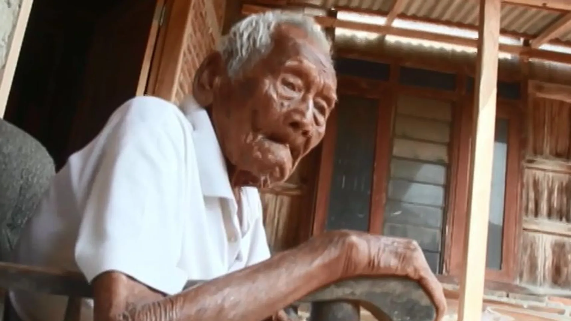 Un indonesio sostiene que nació en 1870, hace 145 años