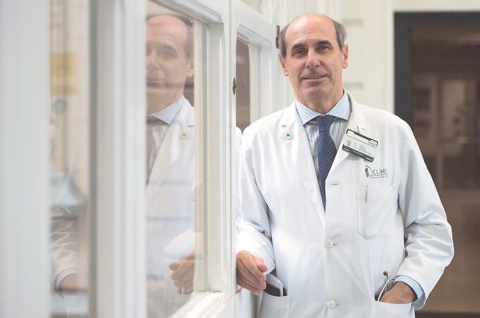 Laureano Molins, responsable de Cirugía Torácica del Hospital Clínic y presidente del AECC-Cataluña Contra el Cáncer