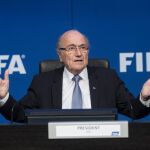 Blatter estará suspendido durante 90 días