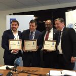 Los hermanos Roca, propietarios de restaurante español El Celler de Roca, Jordi, Josep y Joan Roca, reciben diplomas por parte del administrador asociado del Programa de Naciones Unidas para el Desarrollo (PNUD), Tegegnework Gettu