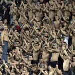Los incidentes provocados por los aficionados del Legia de Varsovia han provocado la sanción de la UEFA