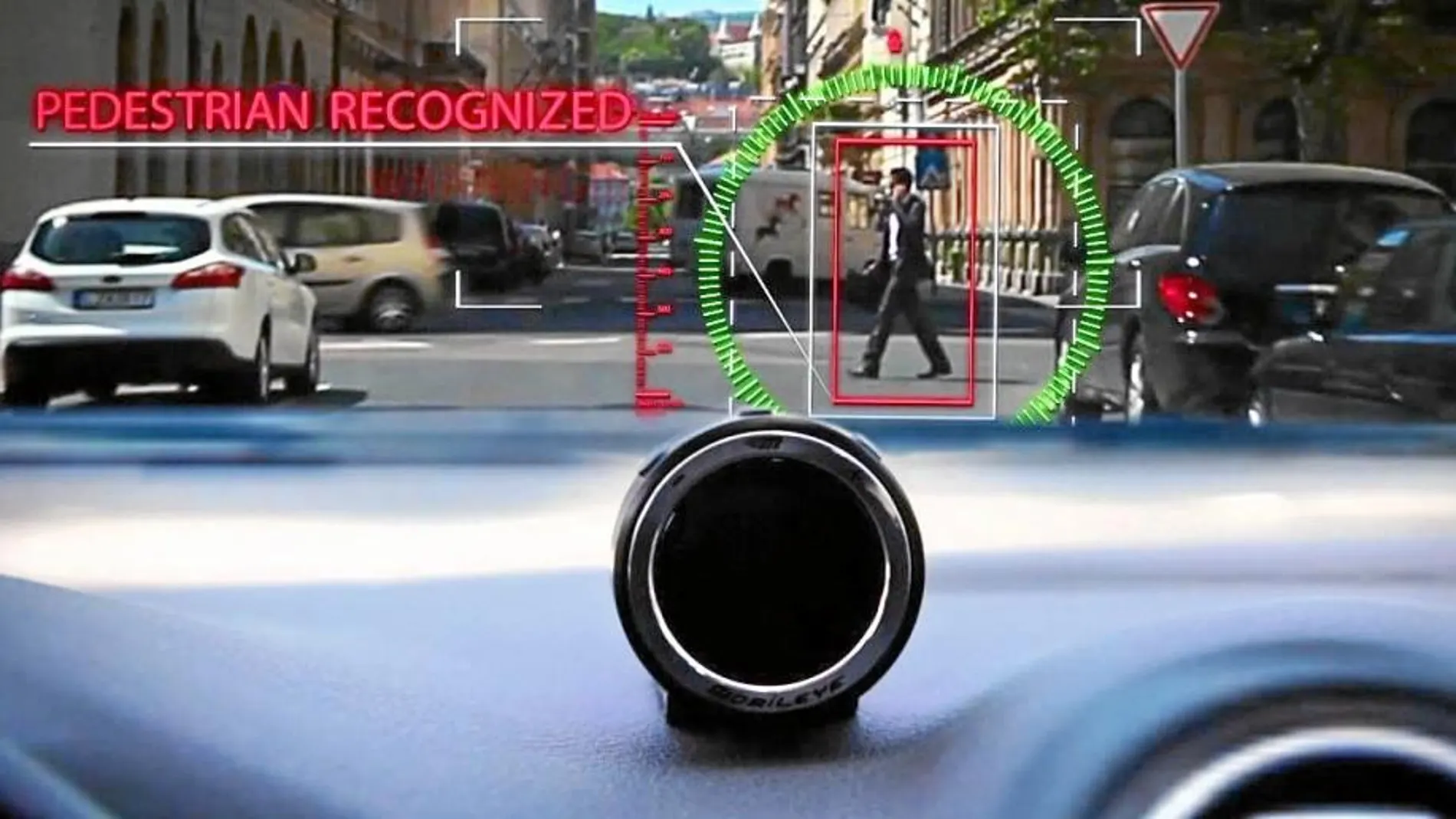 Los coches autónomos son capaces de detectar obstáculos o peatones en la calazada y reaccionar