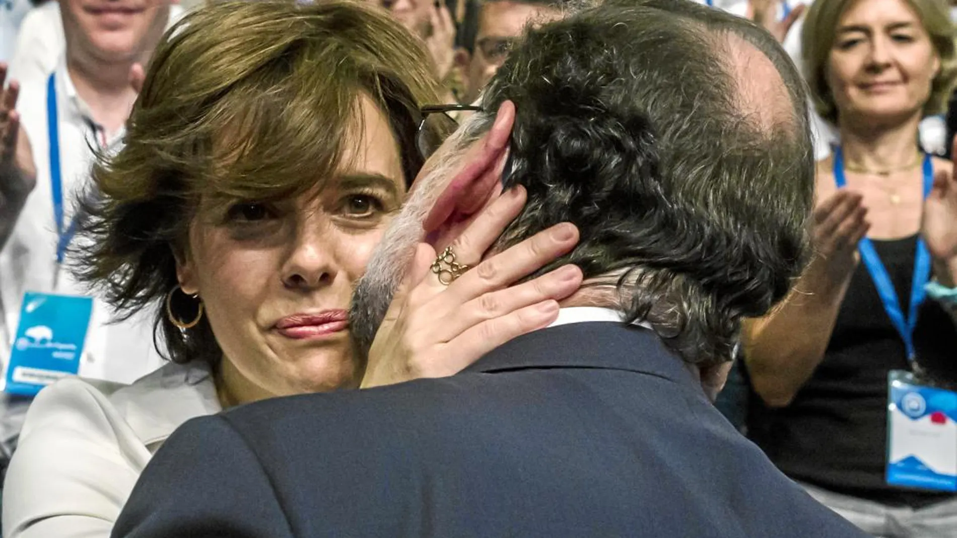 Soraya Sáenz de Santamaría reivindicó ayer la gestión del ex presidente Mariano Rajoy y toda su acción política / Efe